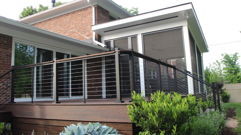 Available in three powder coat options, Skyline offers a modern railing to enhance your deck