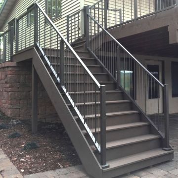 A section of stairs using Westbury VertiCable railing