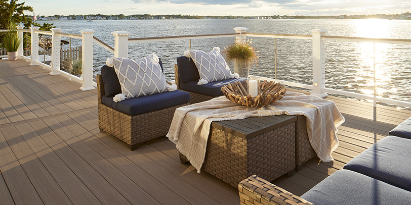 Get This Look: Invisible Beachfront Deck Railing