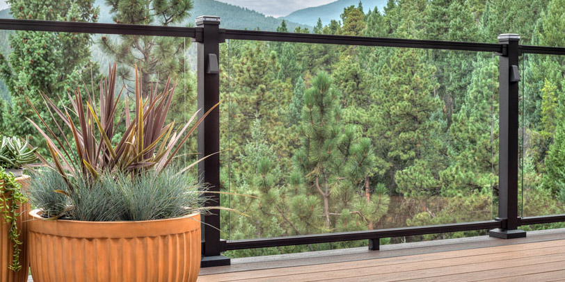 How To Find The Best Glass Deck Railing For You