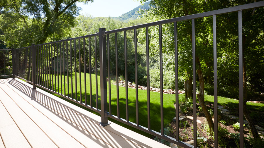 A long railing panel - one of the key perks of Fortress FE26, the strongest deck railing on the market