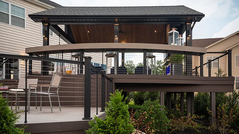 A beautifully modern deck complete with Key-Link cable railing