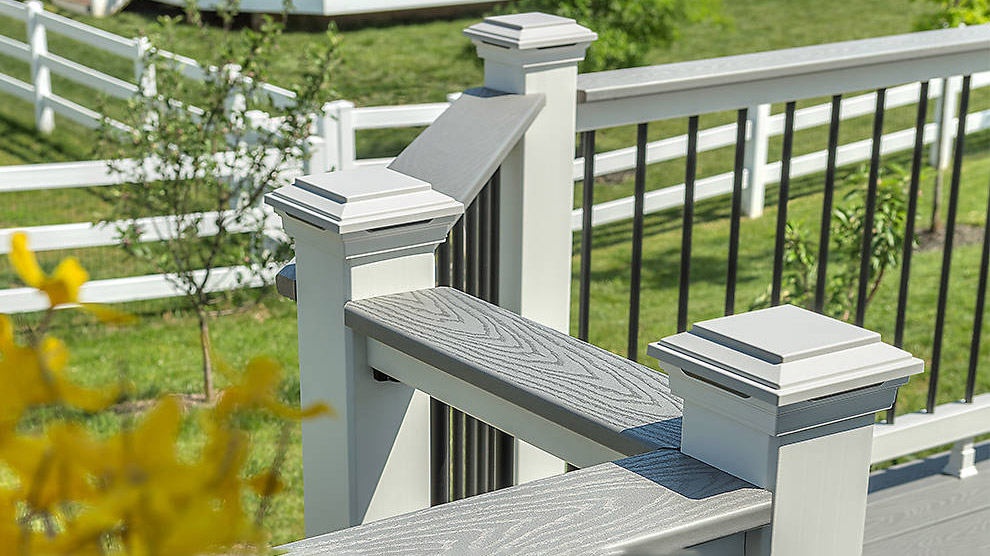 Trex Select deck railing installed with a 45 degree angle