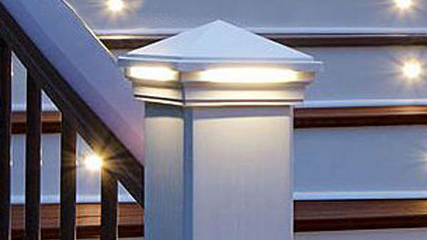 A lighted post cap atop a Trex Select Composite Railing