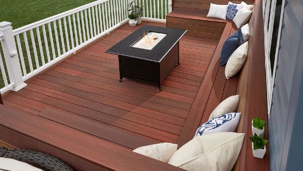Find the perfect Fiberon decking color to complete your deck space