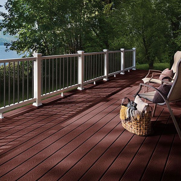 From natural, organic colors to vibrant, bright shades, Trex composite decking creates a stunning outdoor space